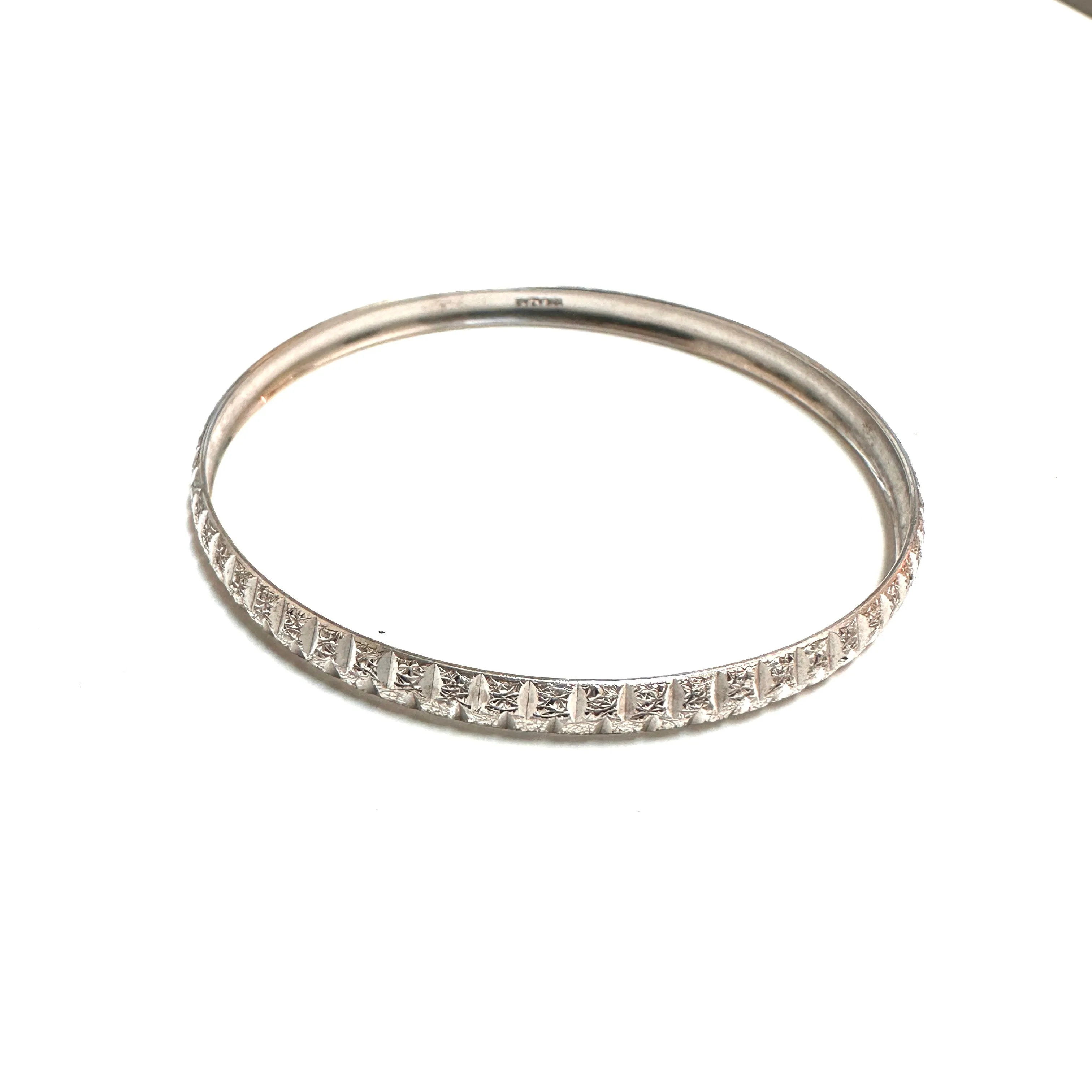 10K White Gold (4.1mm) Diamond Cut Slip On Baby Bangle