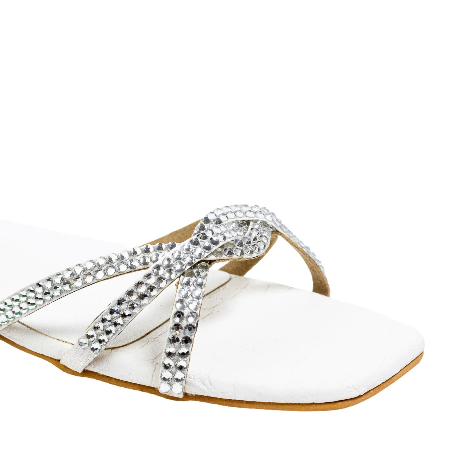 Amal Flats S132F - White
