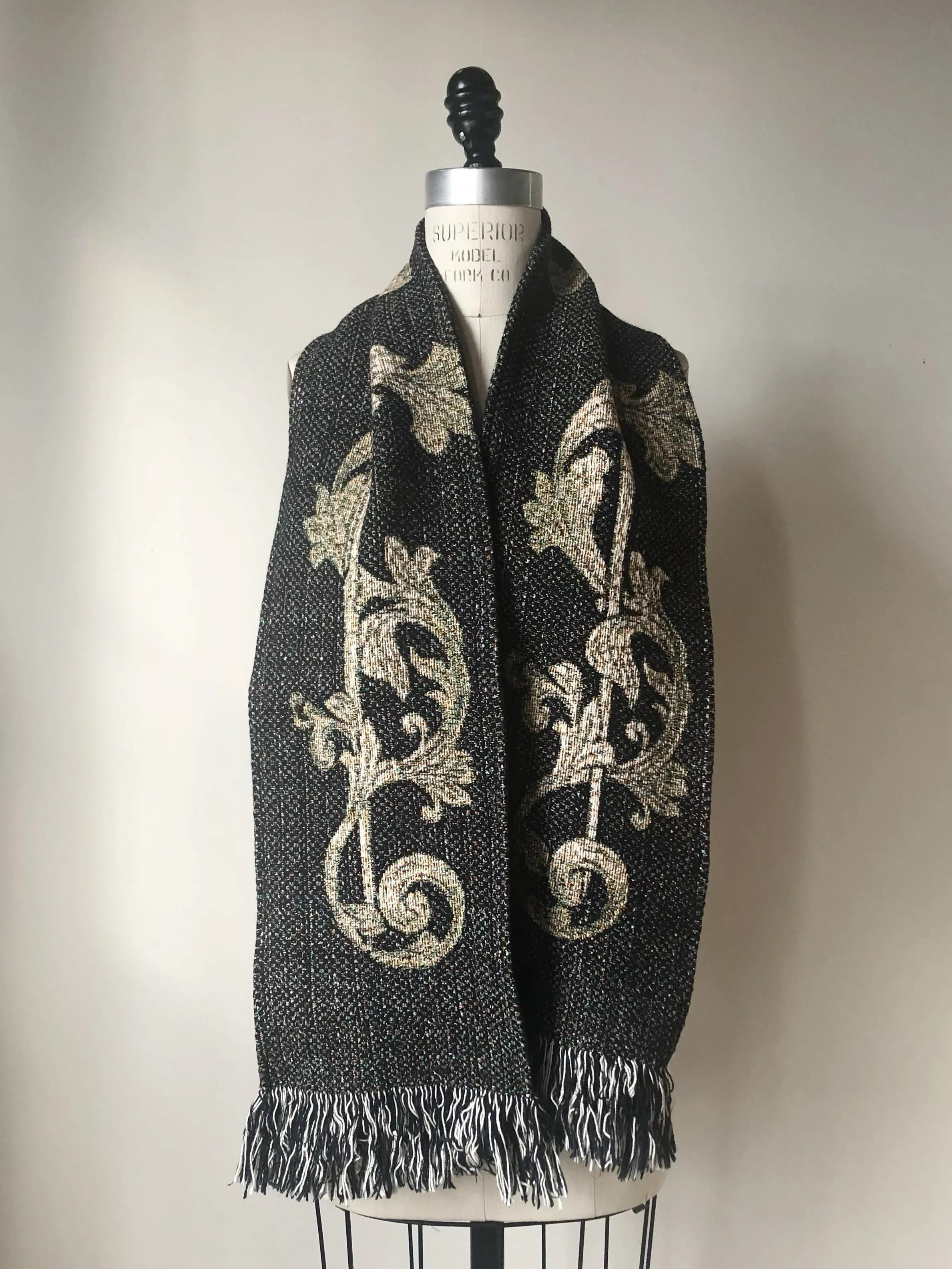 flemish engraving scarf grey/black/sepia