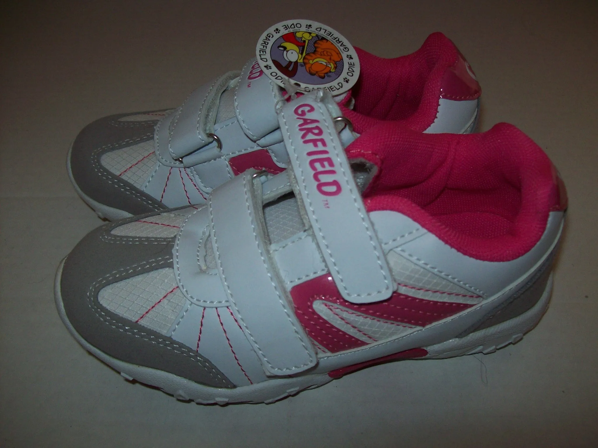 Garfield Sneakers Size 30