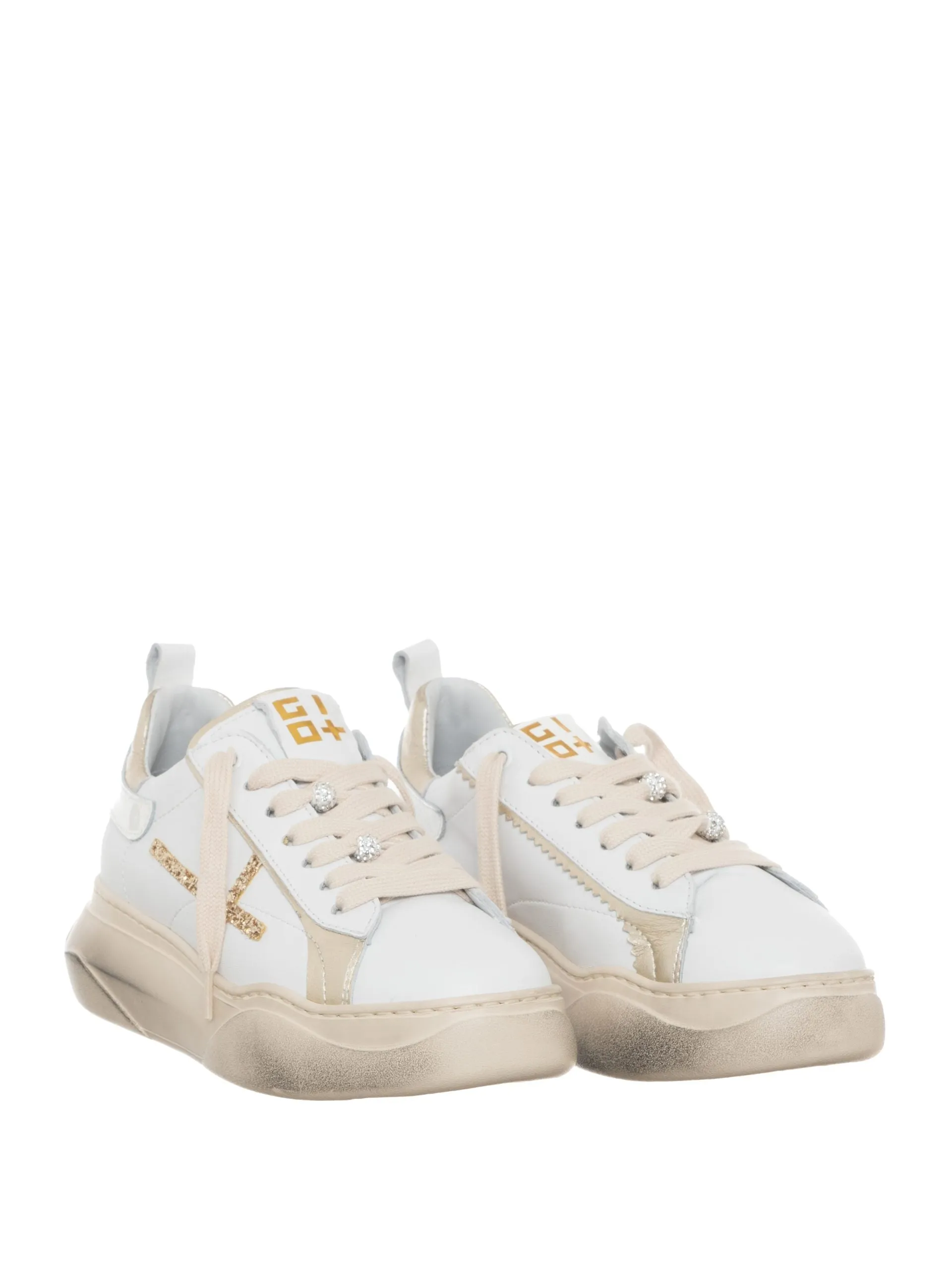 GIO  Hvit sneaker med gullstrass