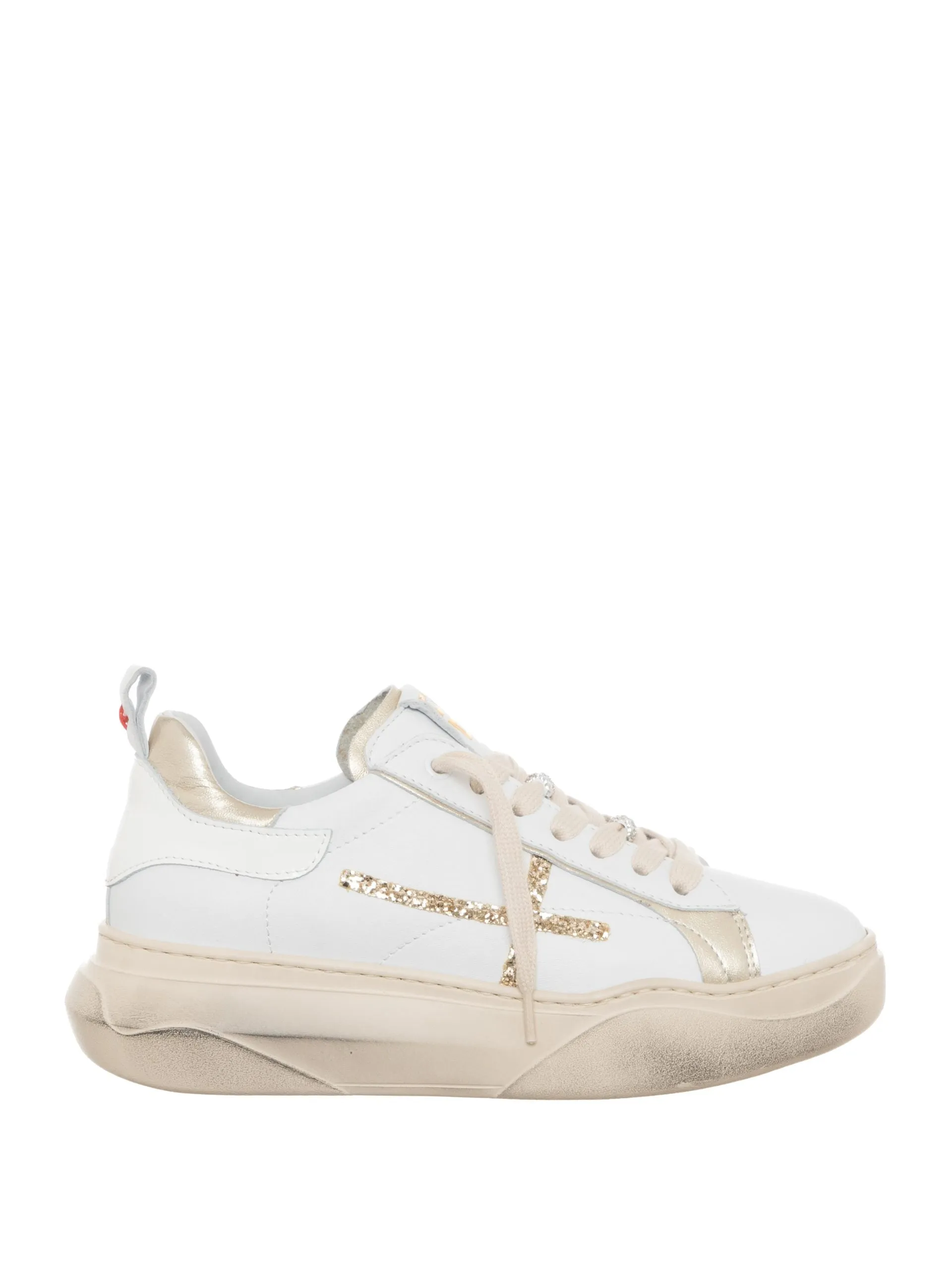 GIO  Hvit sneaker med gullstrass