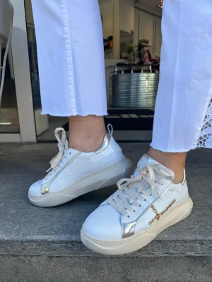 GIO  Hvit sneaker med gullstrass