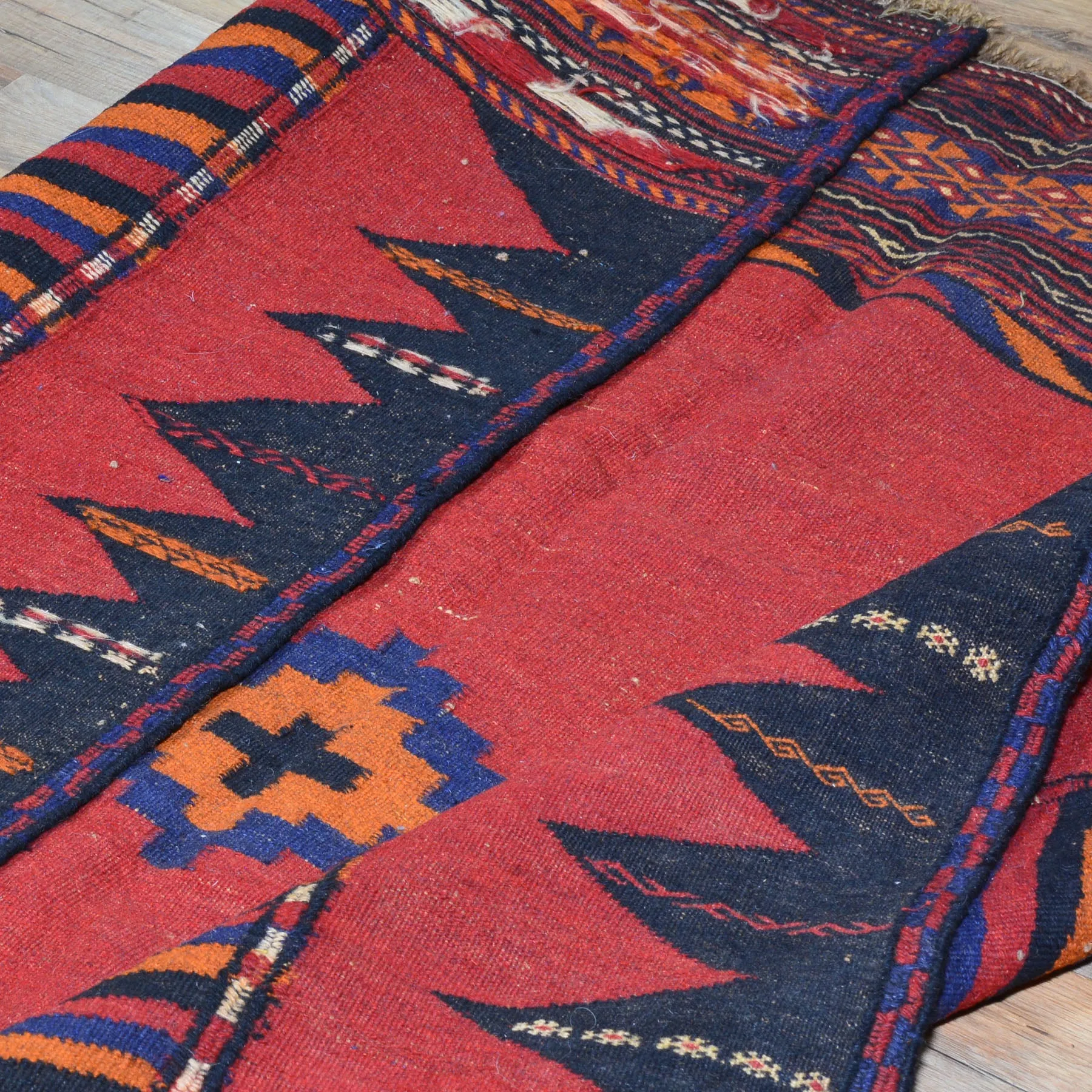 Hand-Woven Flat-weave Tribal Kilim Wool Rug (Size 4.3 X 4.4) Cwral-7599