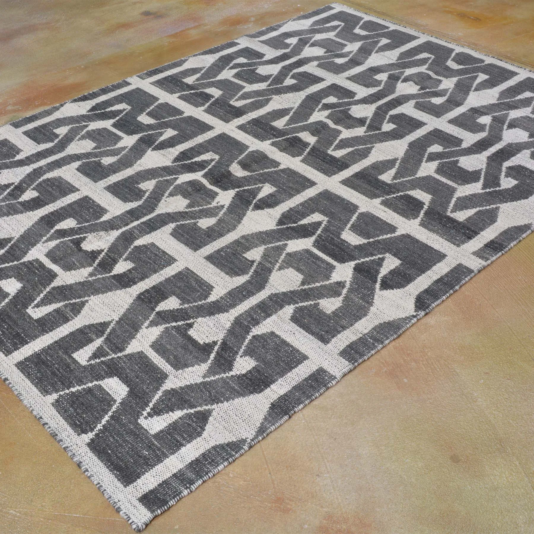 Hand-Woven Reversible Flatweave Modern Kilim Handmade Wool Rug (Size 5.1 X 7.3) Brral-3828