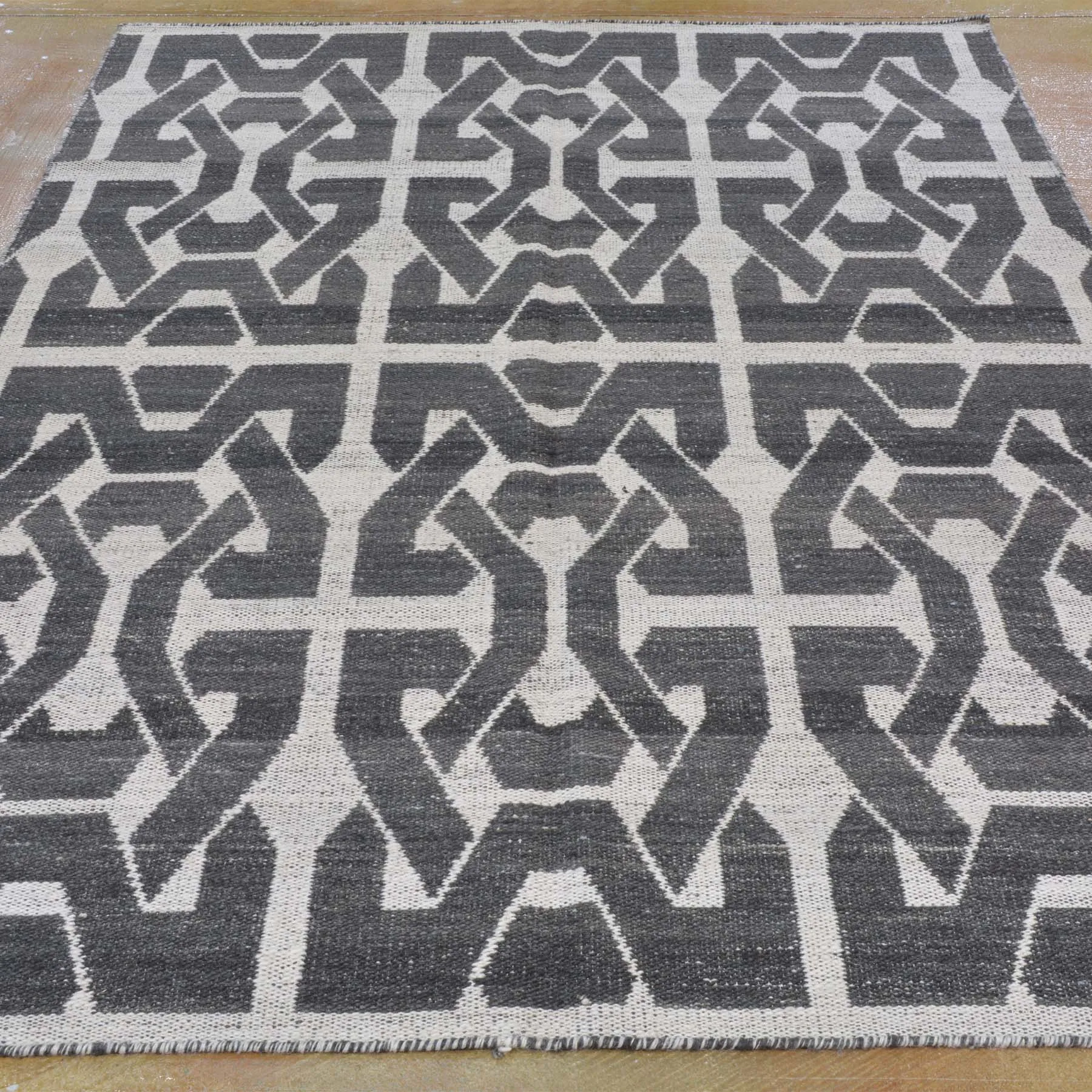 Hand-Woven Reversible Flatweave Modern Kilim Handmade Wool Rug (Size 5.1 X 7.3) Brral-3828