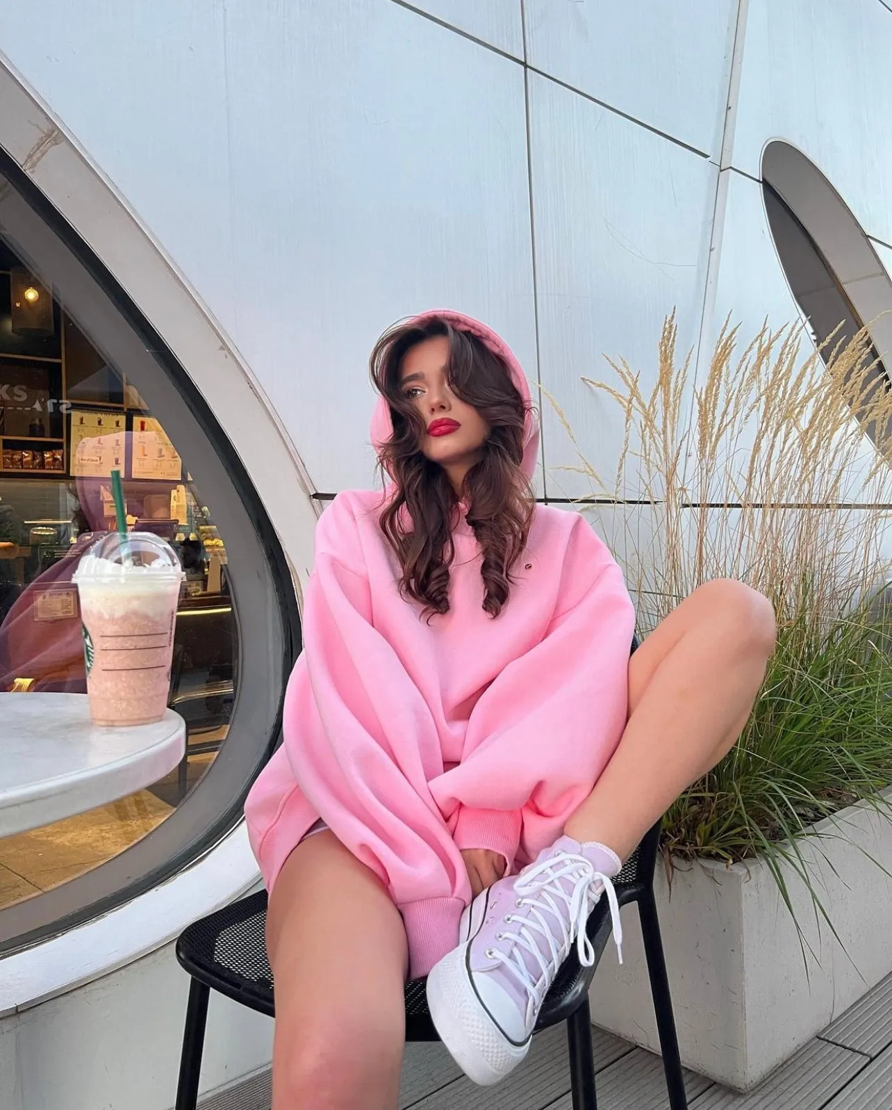 Hanorac " Blush " cu spatele gol și mâneci clopot BABY PINK