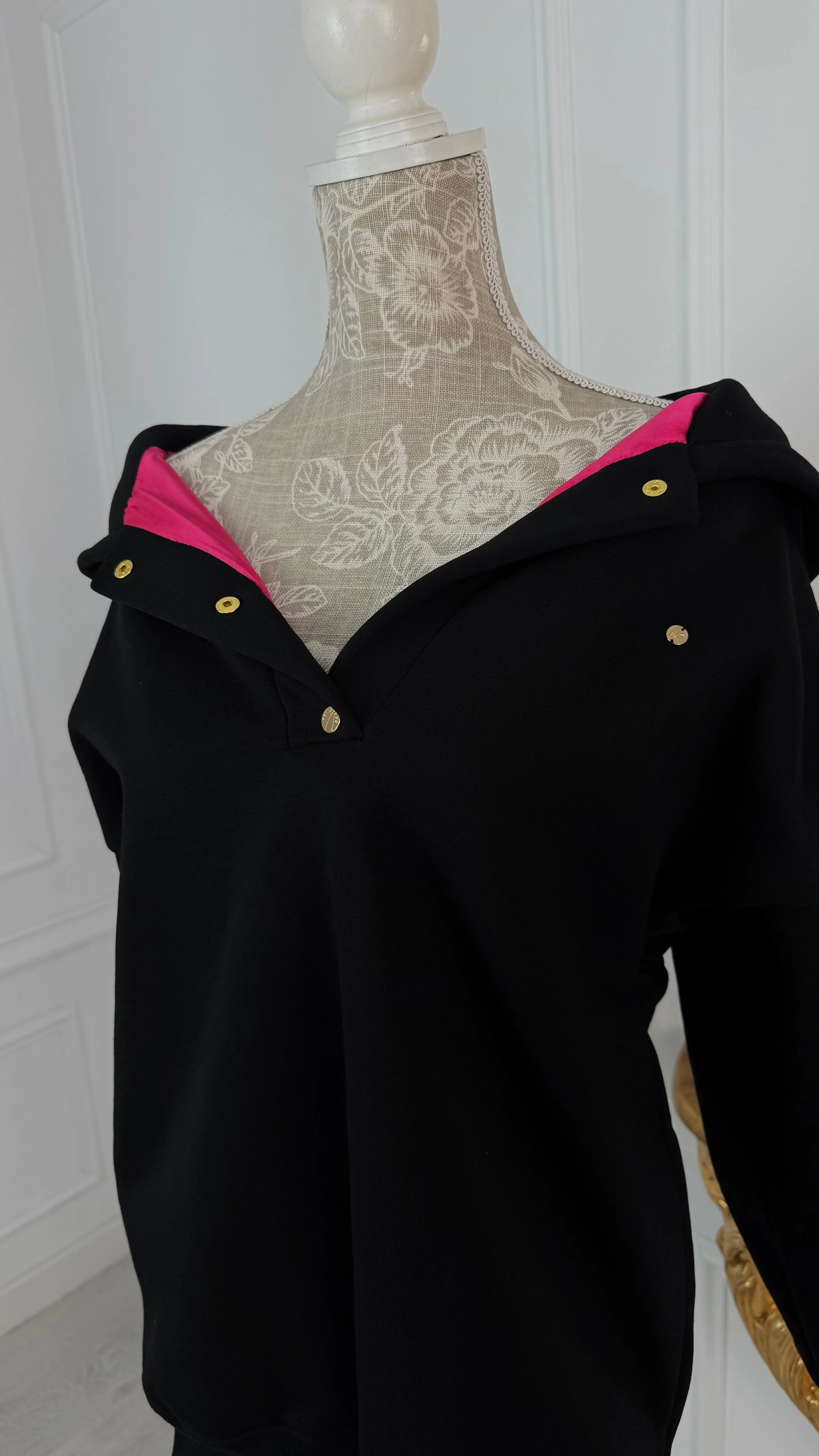 Hanorac " Blush Snap " cu capse și Satin pe interior NEGRU