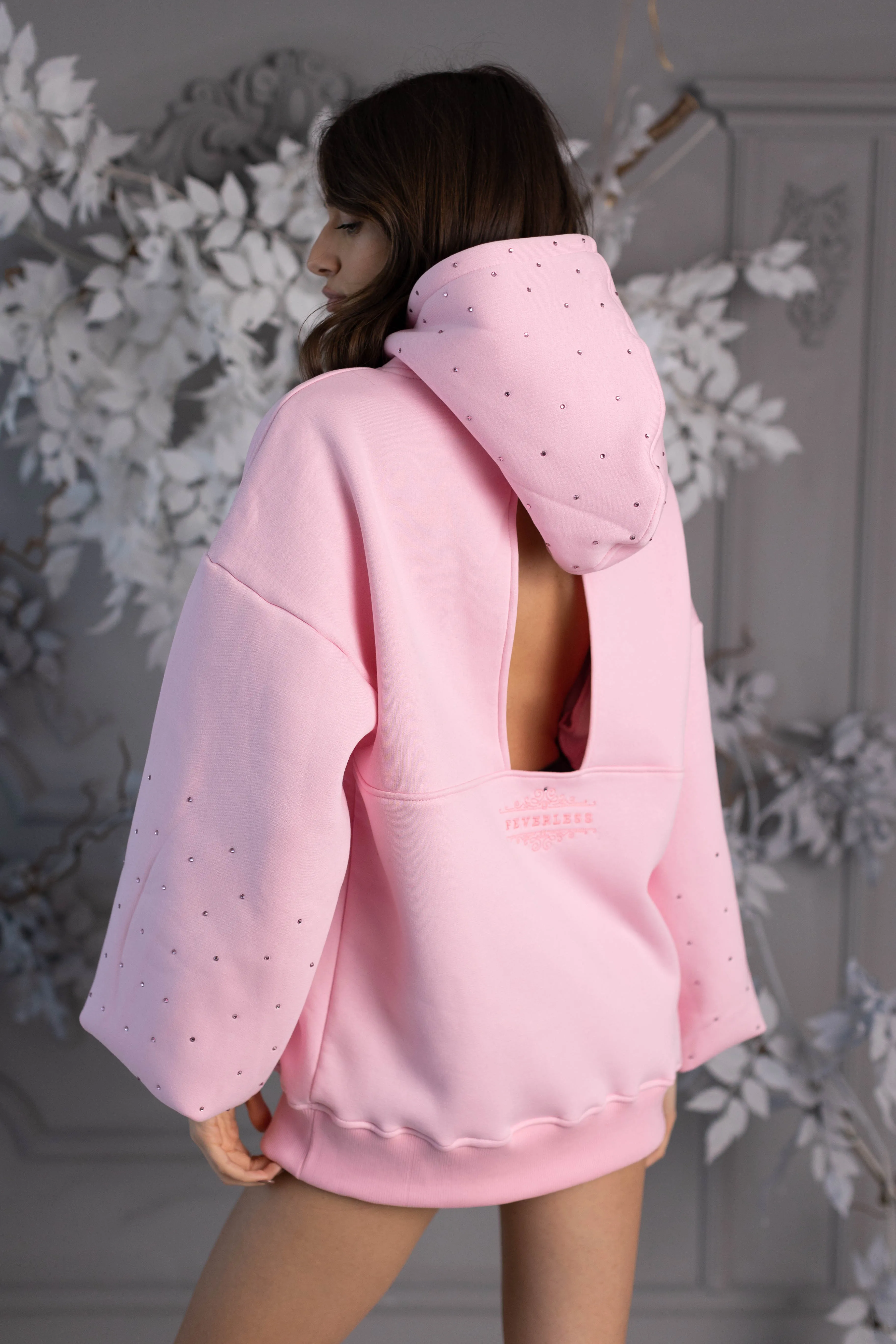 Hanorac "Blush" CRISTALE cu spatele gol și mâneci clopot BABY PINK
