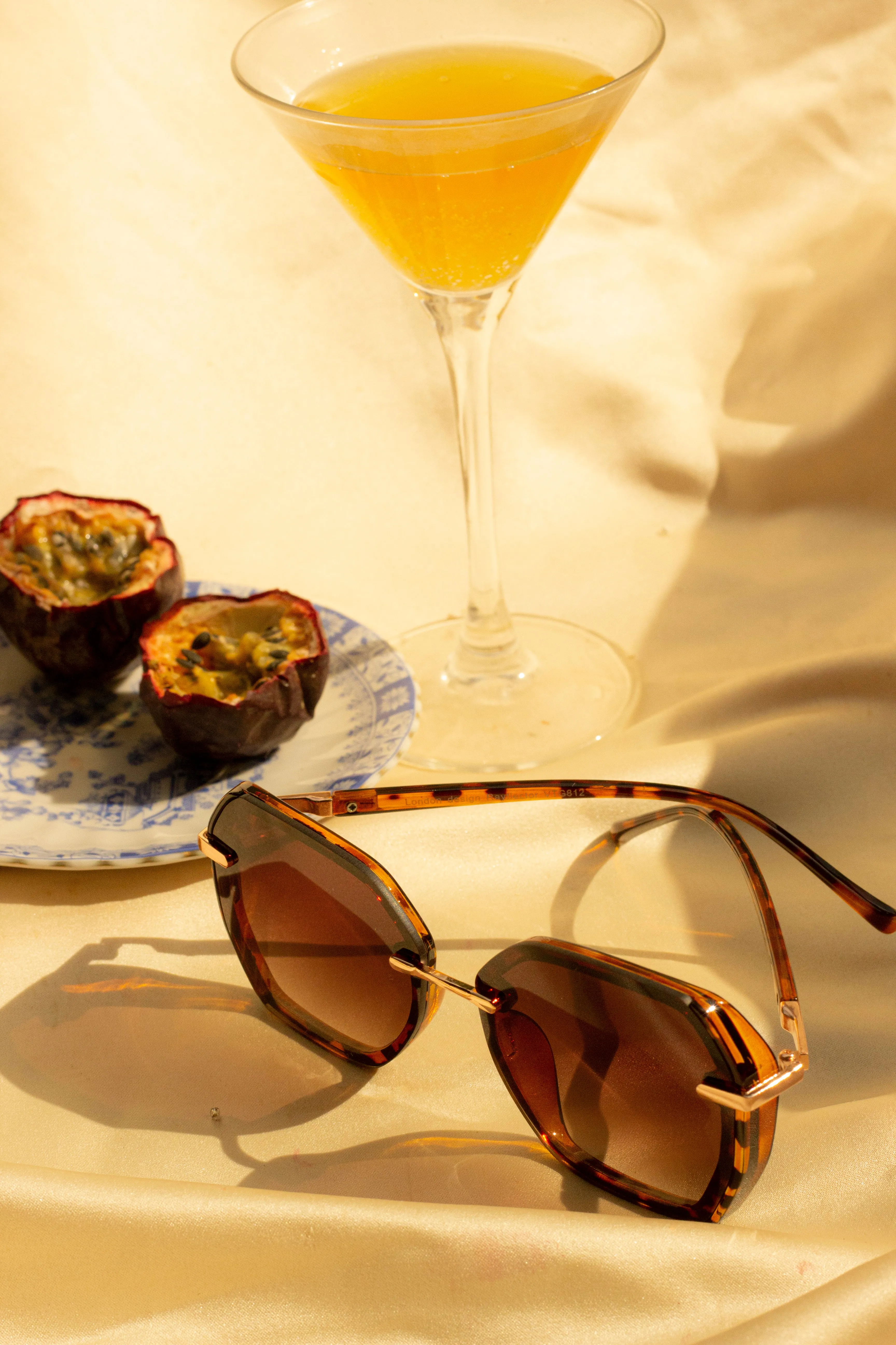 Hexagonal Front Lens Sunglasses