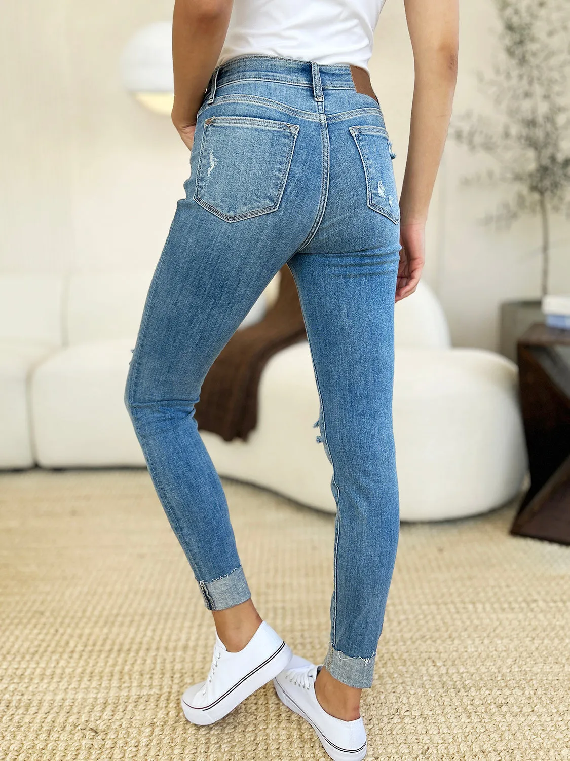Judy Blue Mid Rise Skinny Jeans