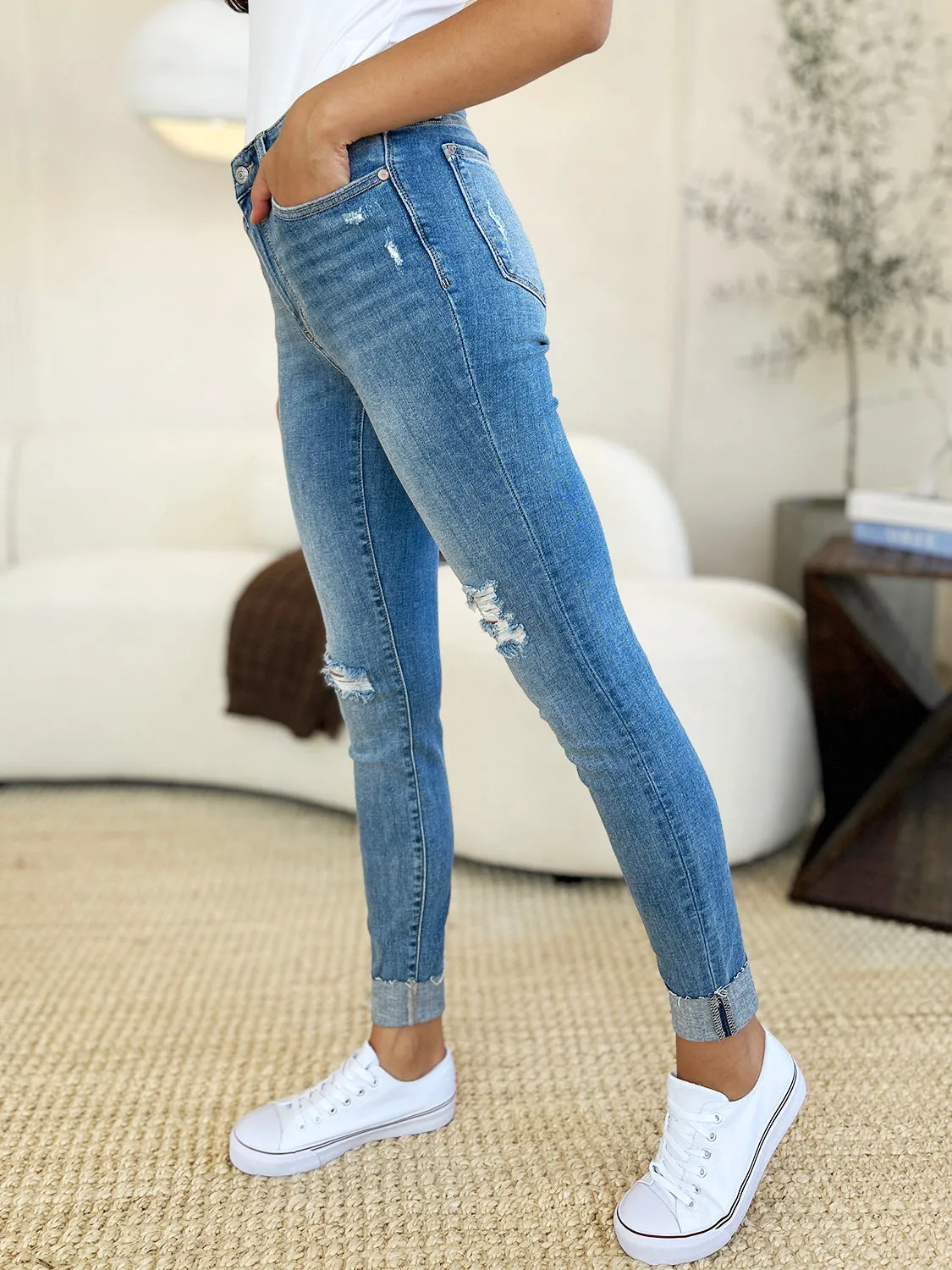 Judy Blue Mid Rise Skinny Jeans