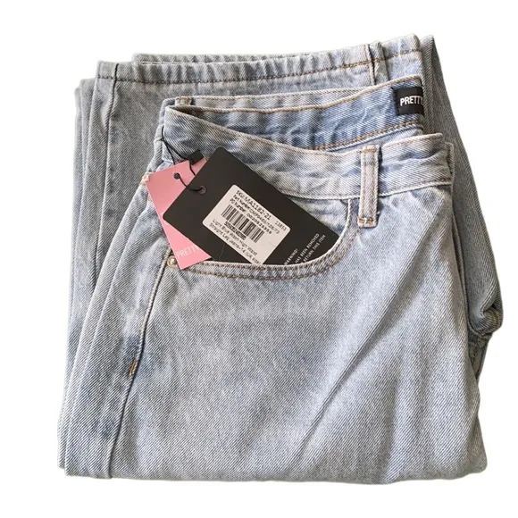 Light Blue Wash High Waist Straight Leg Jeans Perttylittlething  NWT SIZ…