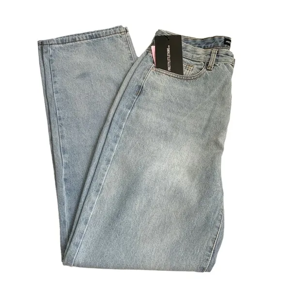 Light Blue Wash High Waist Straight Leg Jeans Perttylittlething  NWT SIZ…