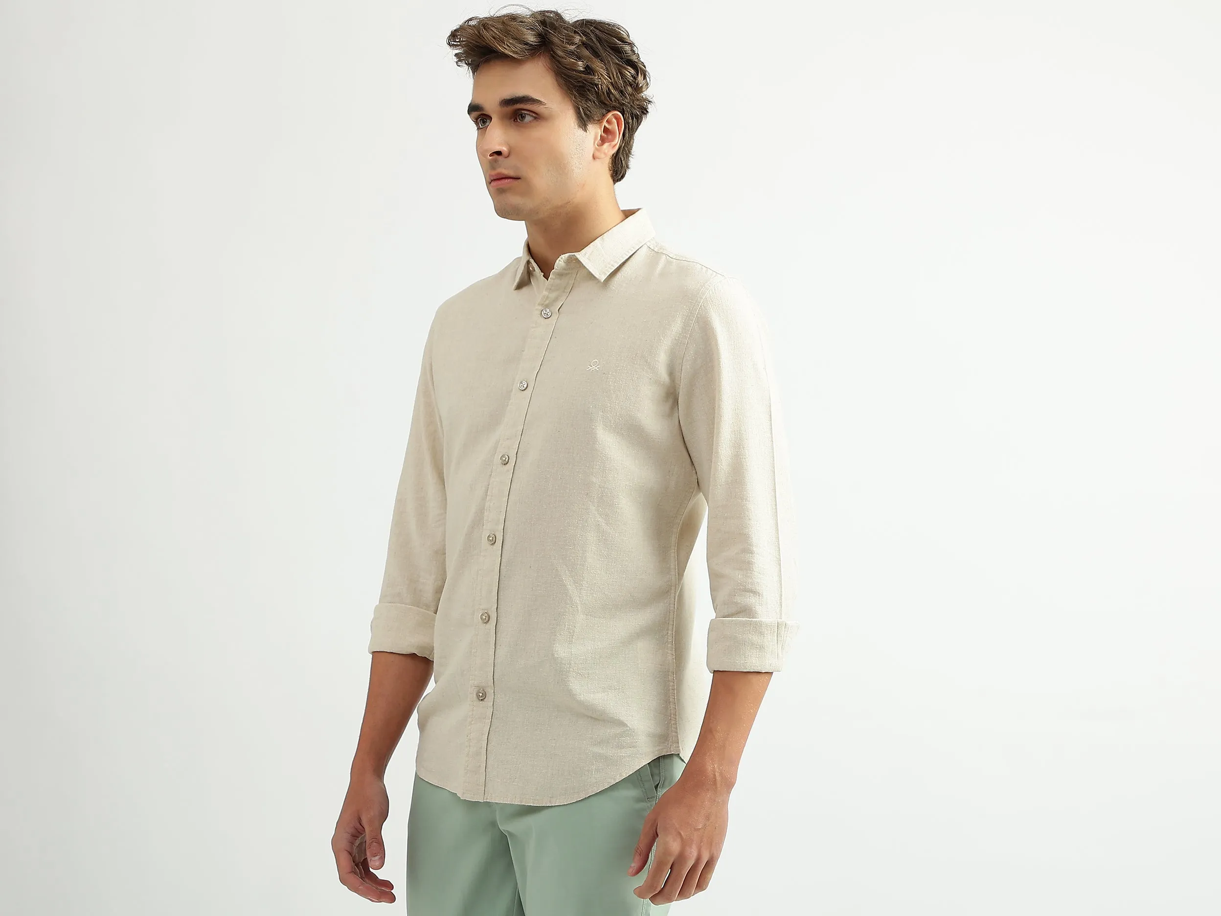 Men Solid Spread Collar Shirt