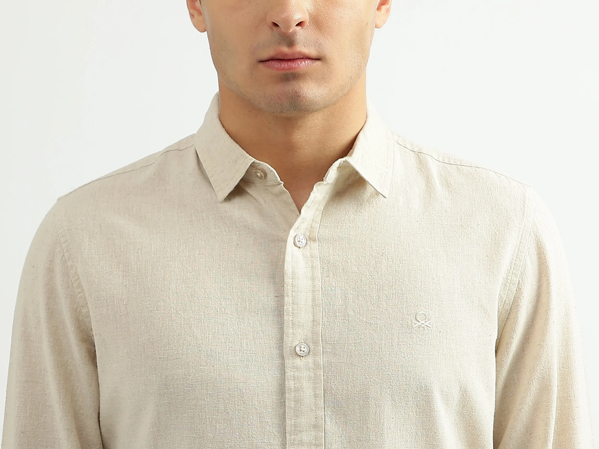 Men Solid Spread Collar Shirt
