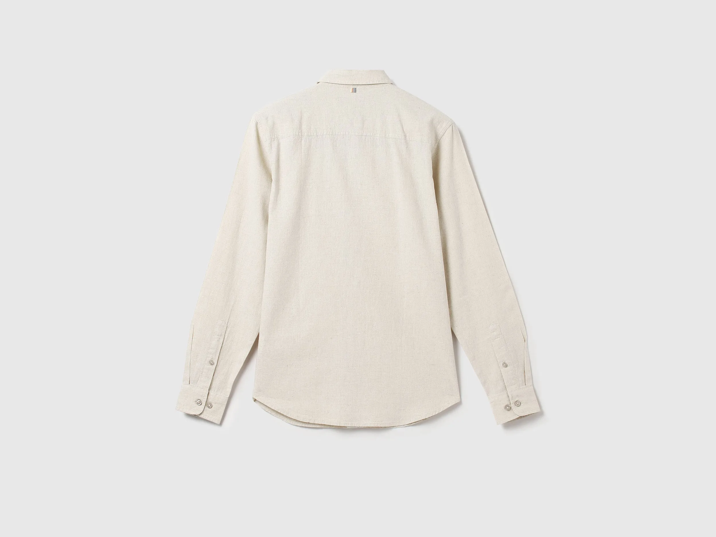 Men Solid Spread Collar Shirt