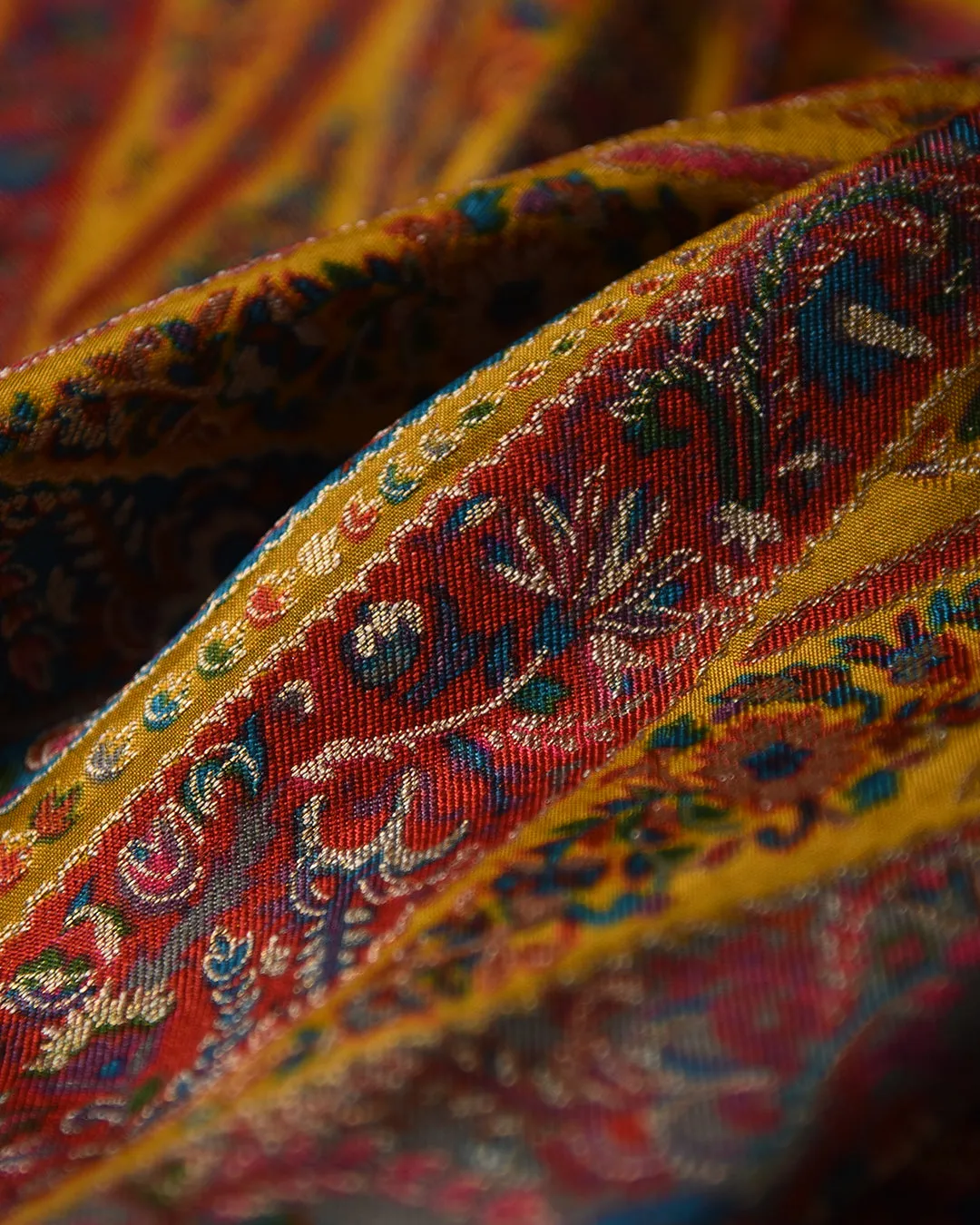 Mustard Silk Viscose Jamdani Woven Saree With Silk Woven Blouse