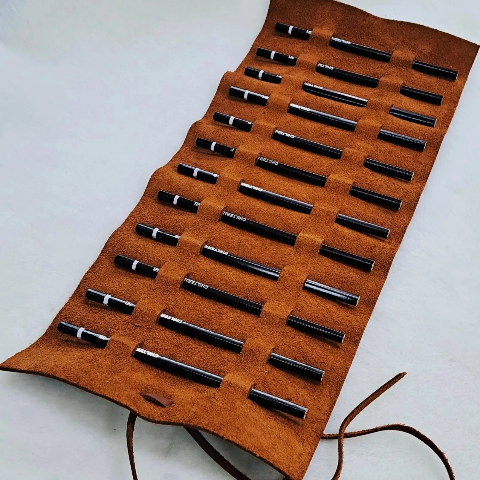 Premium Oiled Leather Artists' Pencil Roll