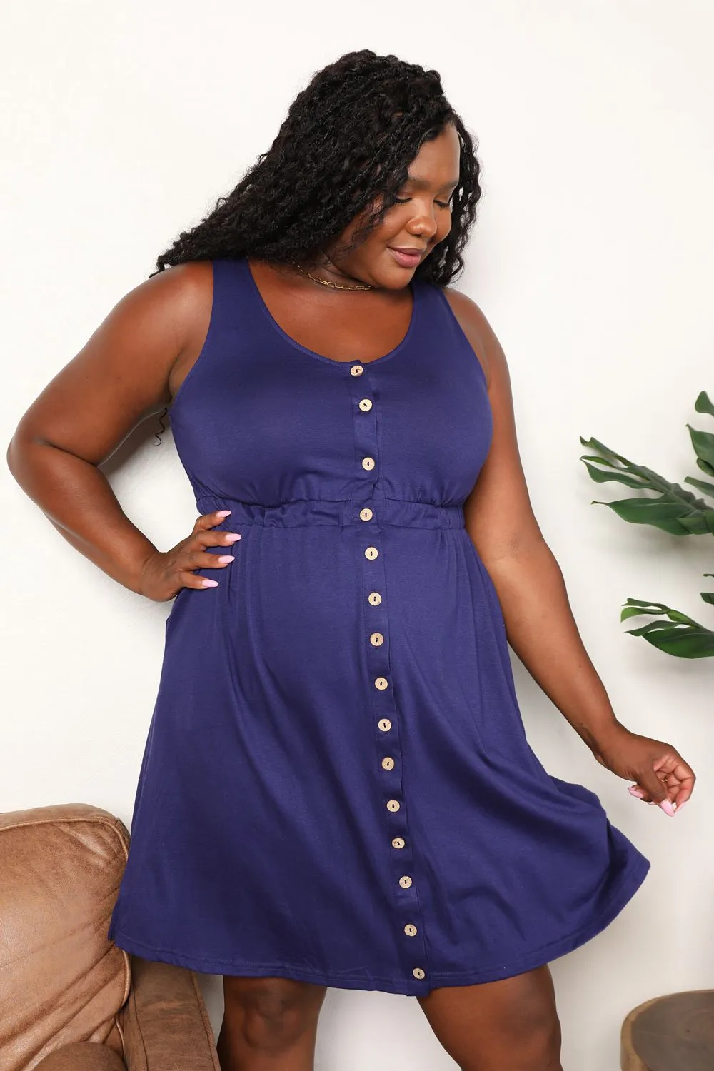 Sleek Summer Style: Sleeveless Slit Magic Dress with Button Front Details