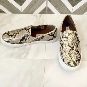 Steve Madden snake skin print sneakers size 8.5