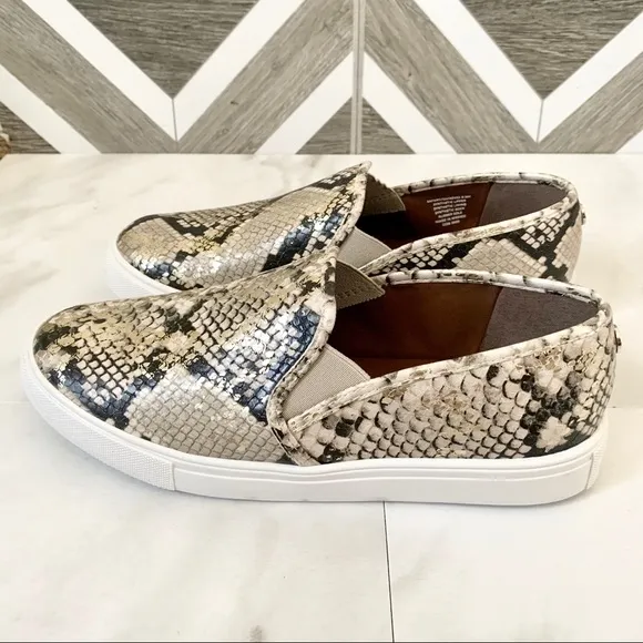 Steve Madden snake skin print sneakers size 8.5