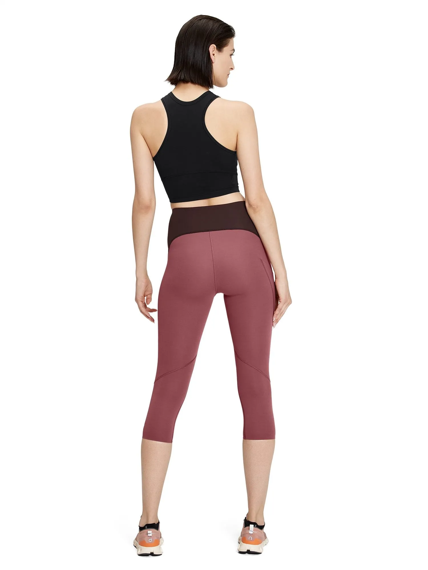 Top treningowy ON RUNNING Movement Crop czarny