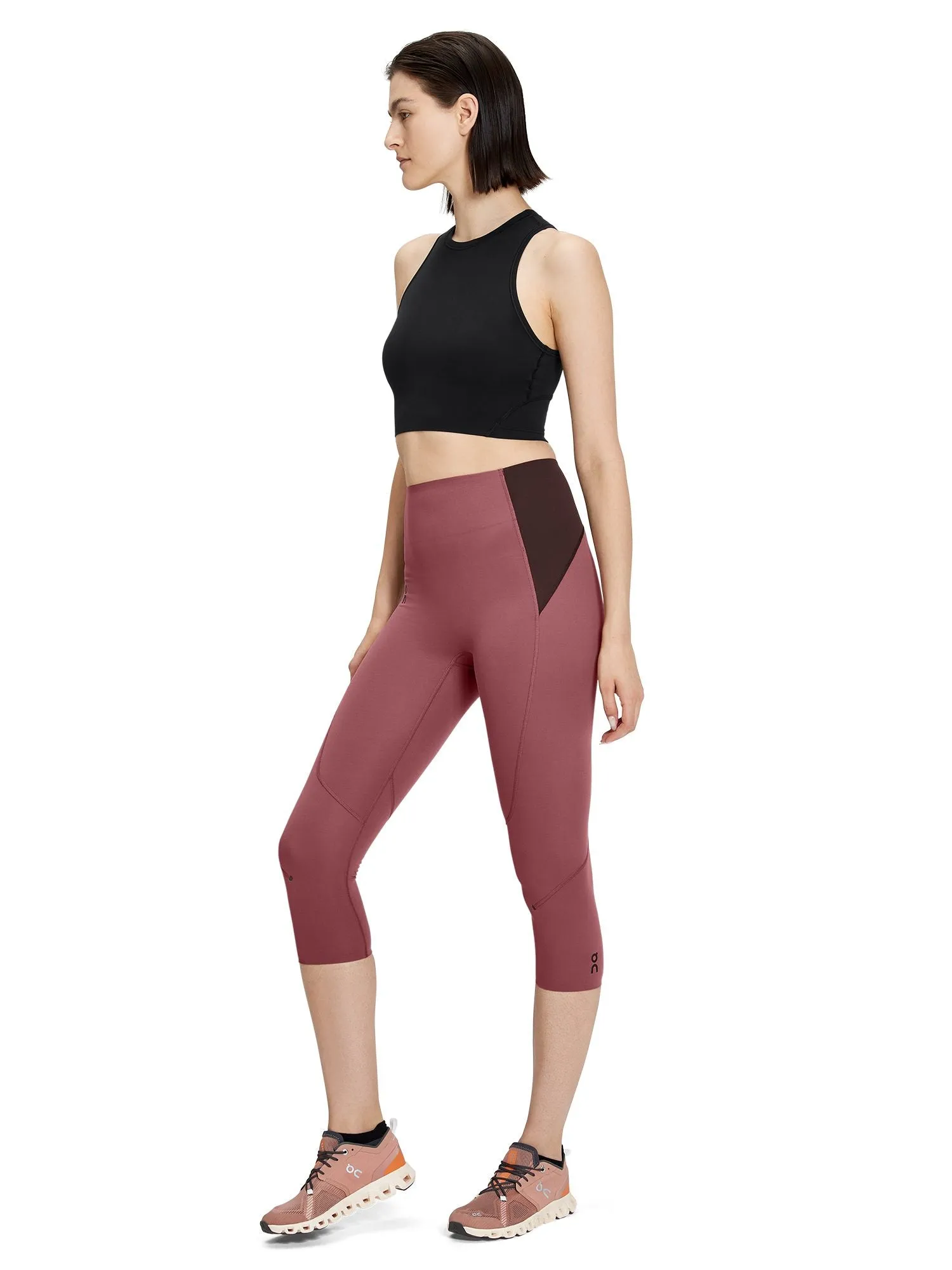 Top treningowy ON RUNNING Movement Crop czarny