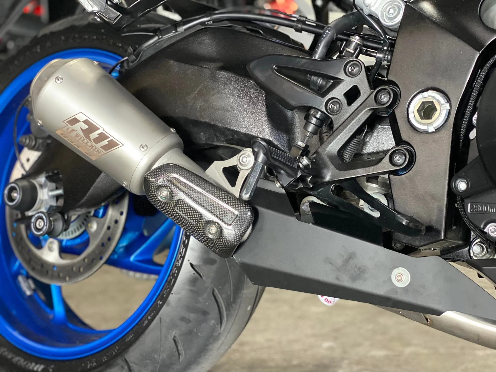Villain R11 with Slip On Elbow for GSX-S 1000
